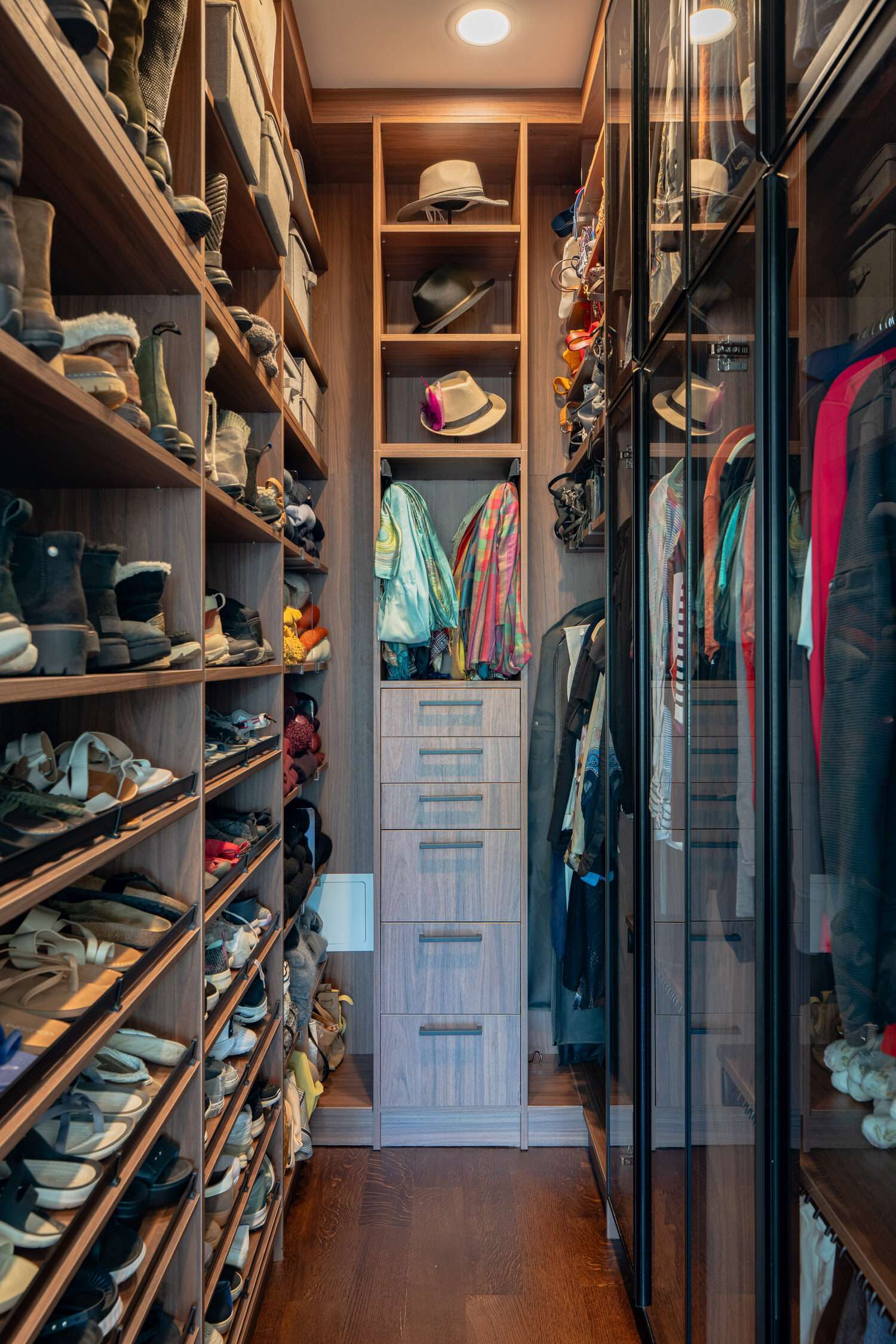 custom closets by Pannello Home Interiors in Washington
